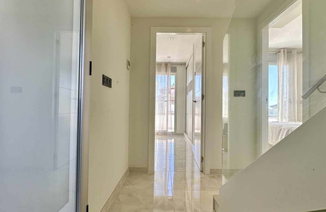 Revente - Villa -
Orihuela Costa - Costa Blanca