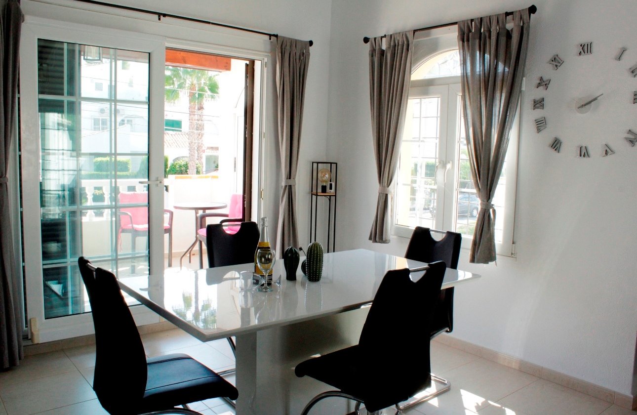 Revente - Villa -
Orihuela Costa - Costa Blanca