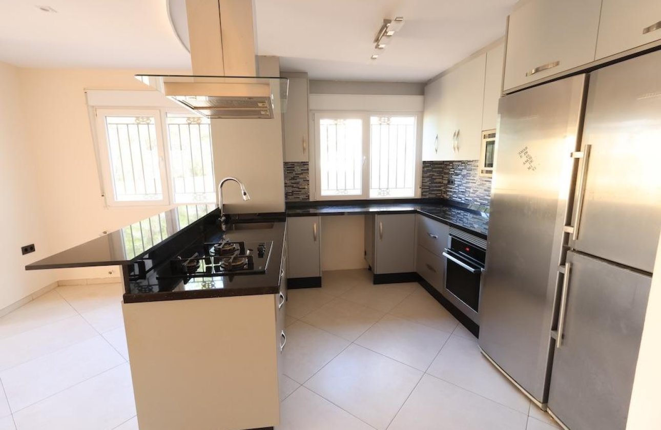 Revente - Villa -
Orihuela Costa - Costa Blanca