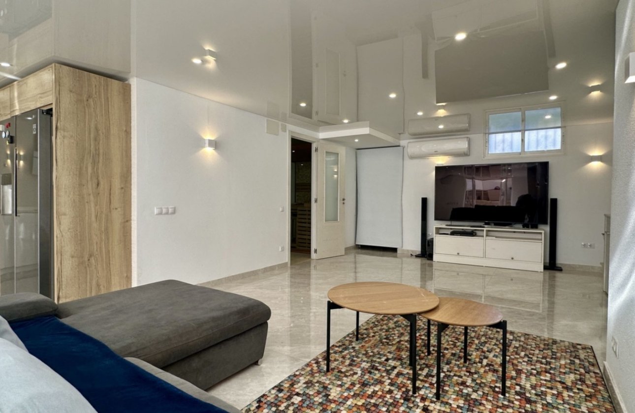 Revente - Villa -
Orihuela Costa - Costa Blanca