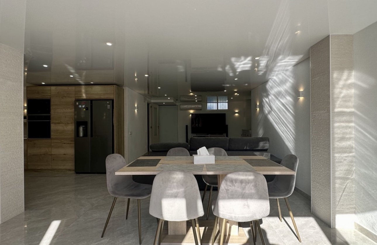 Revente - Villa -
Orihuela Costa - Costa Blanca