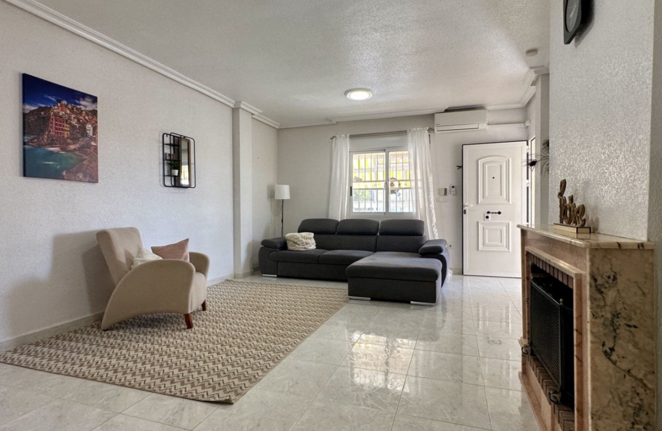 Revente - Villa -
Orihuela Costa - Costa Blanca