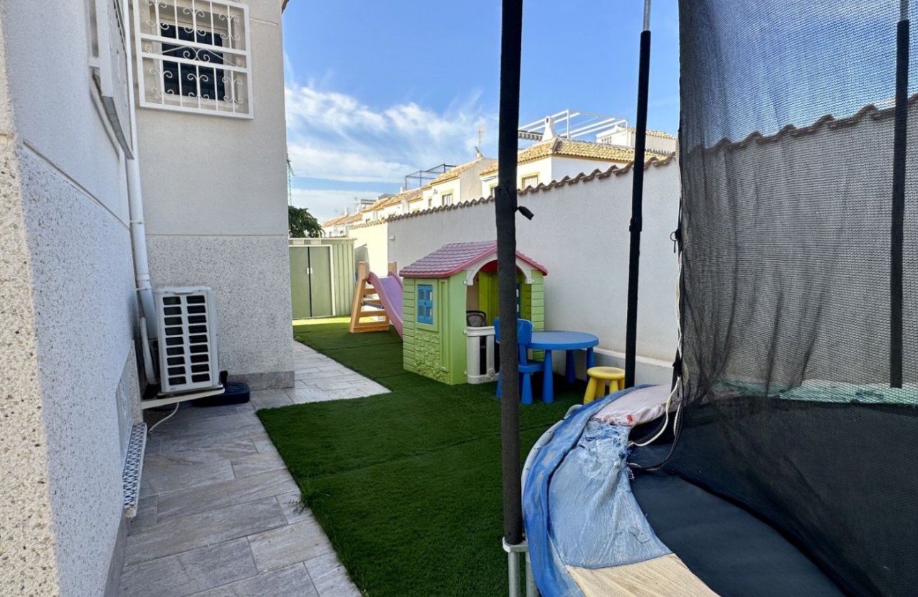 Revente - Villa -
Orihuela Costa - Costa Blanca