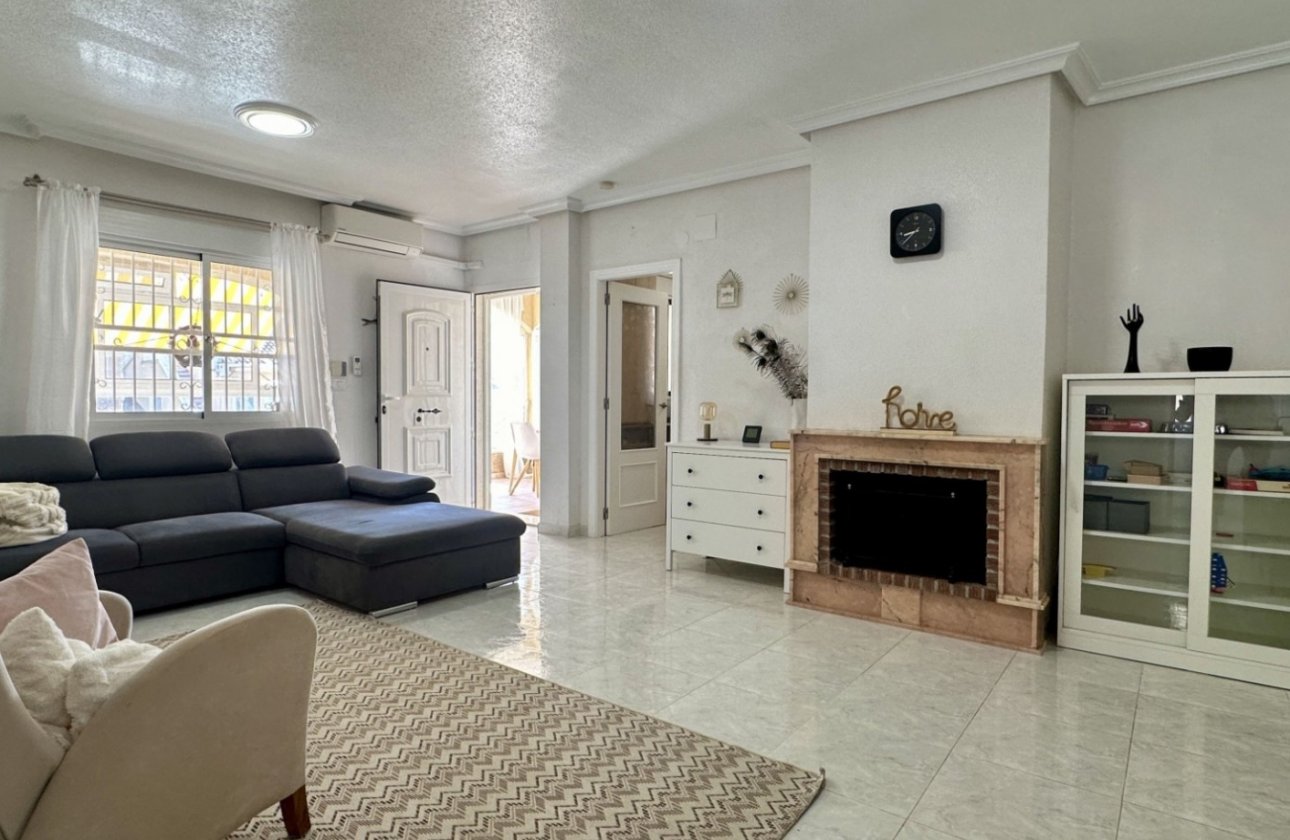 Revente - Villa -
Orihuela Costa - Costa Blanca