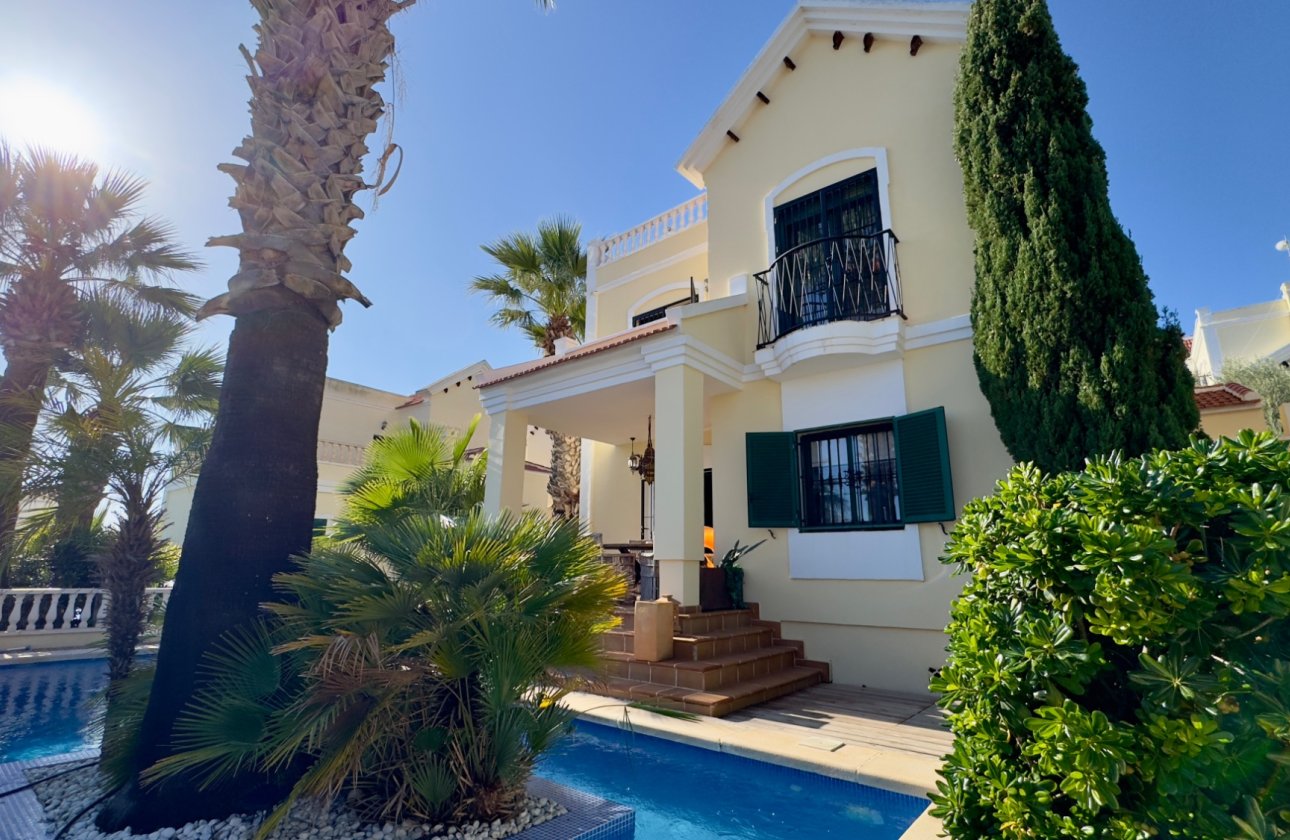 Revente - Villa -
Orihuela Costa - Costa Blanca