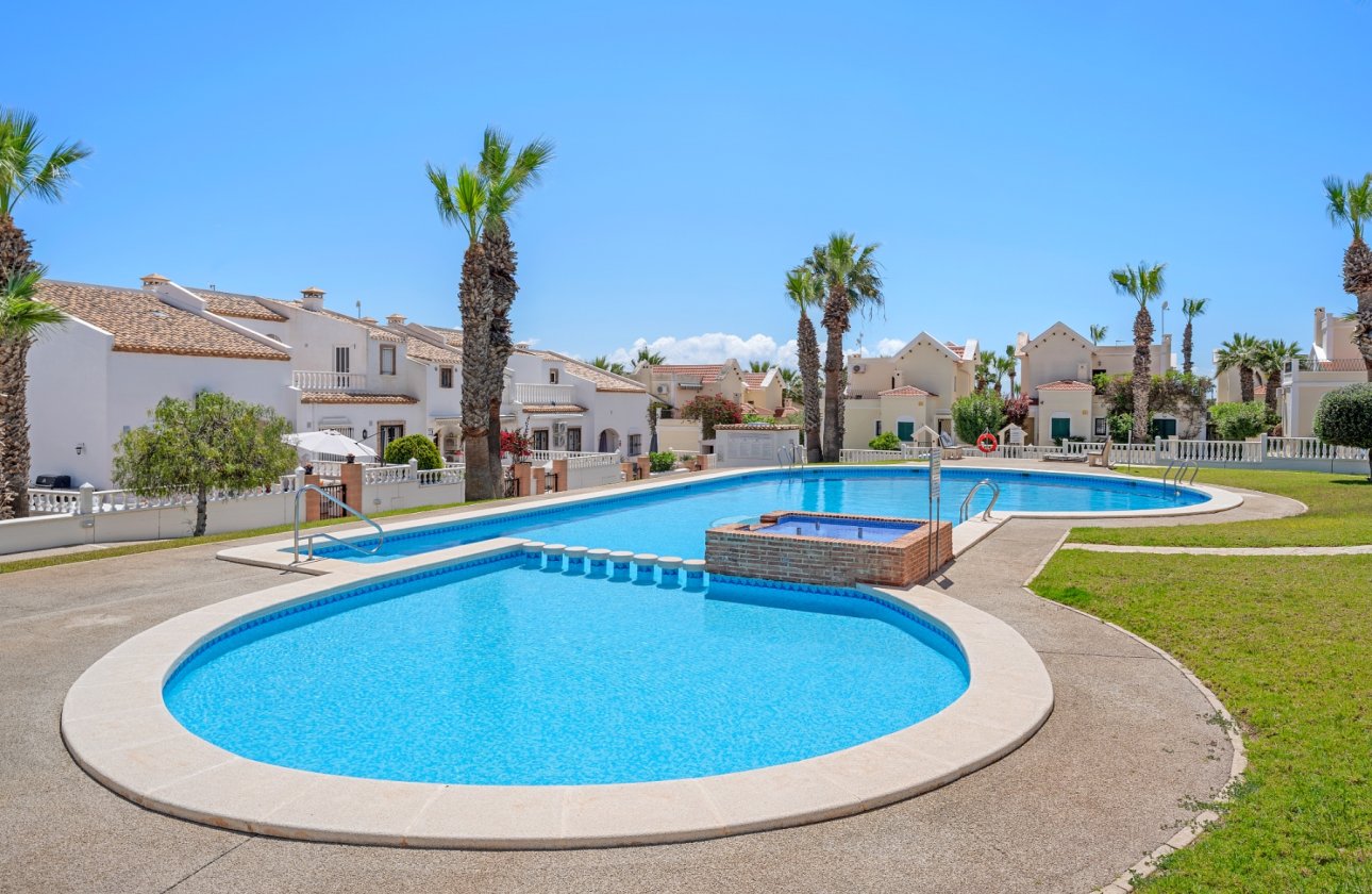 Revente - Villa -
Orihuela Costa - Costa Blanca
