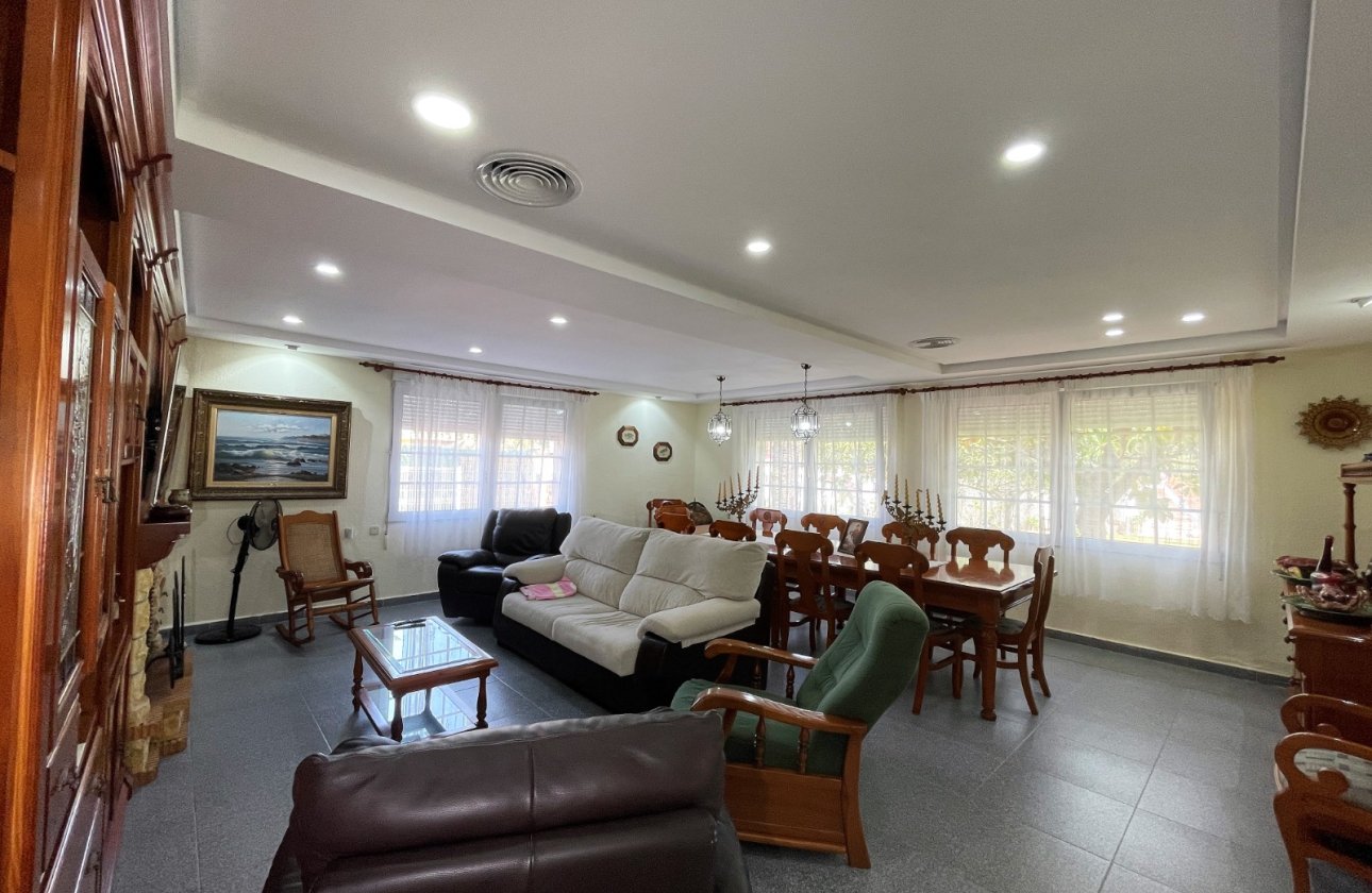 Revente - Villa -
Orihuela Costa - Costa Blanca