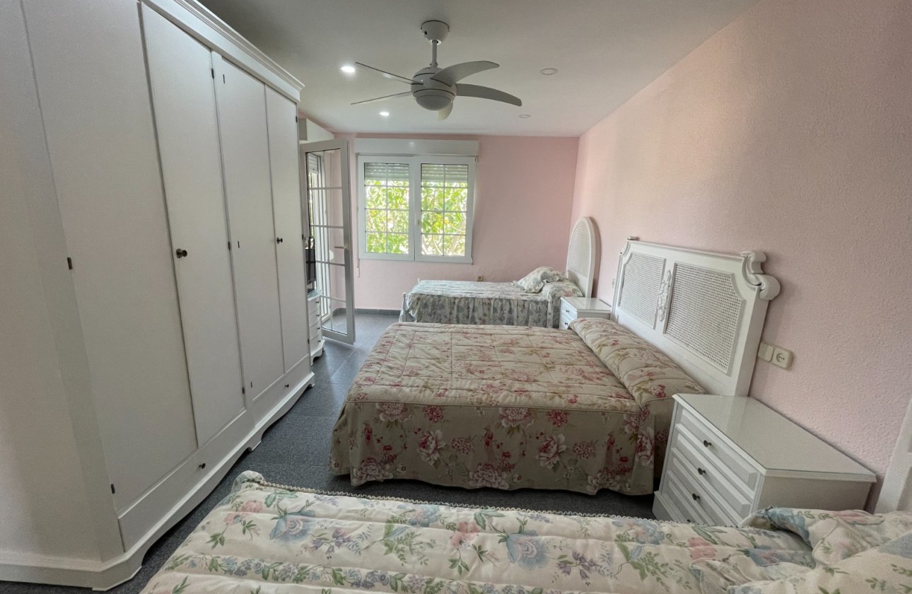 Revente - Villa -
Orihuela Costa - Costa Blanca