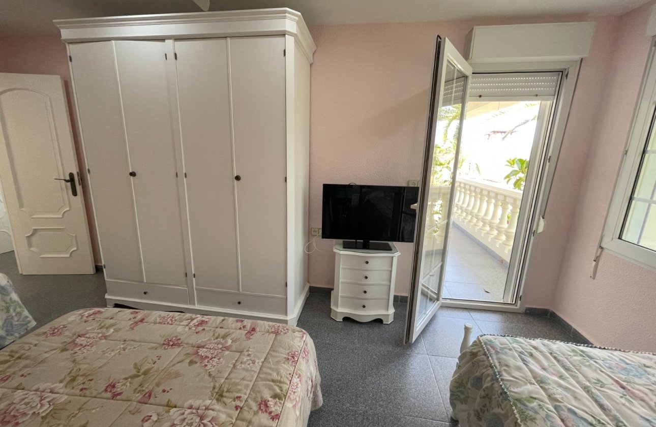 Revente - Villa -
Orihuela Costa - Costa Blanca