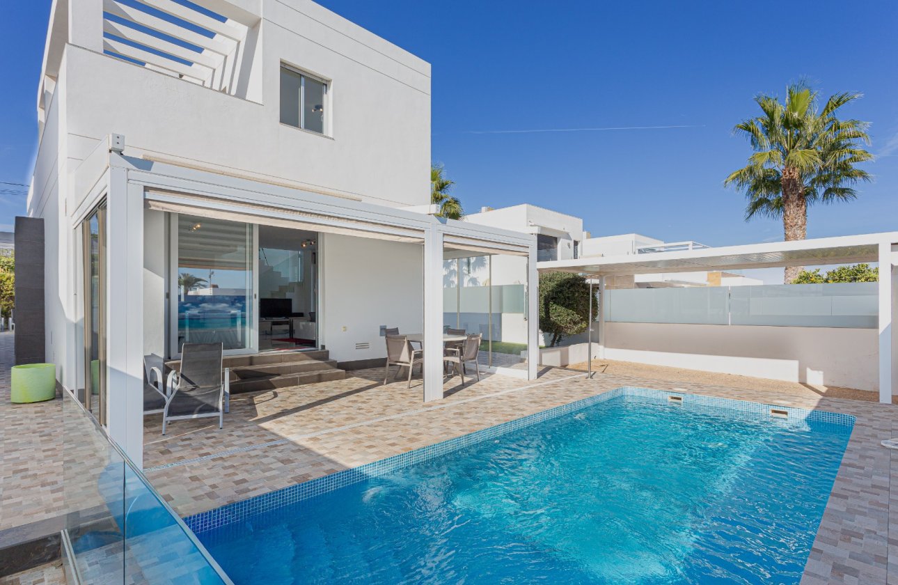Revente - Villa -
Orihuela Costa - Costa Blanca