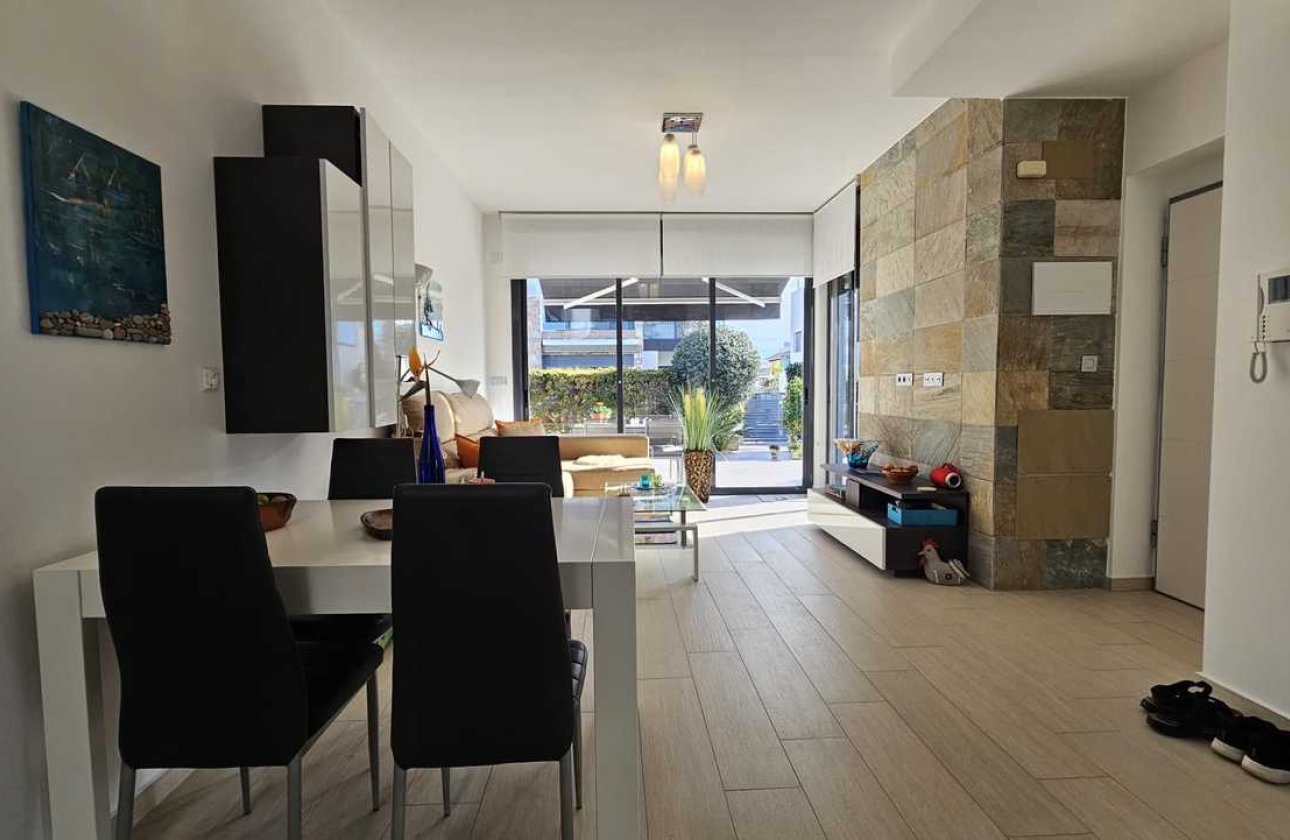 Revente - Villa -
Orihuela Costa - Costa Blanca