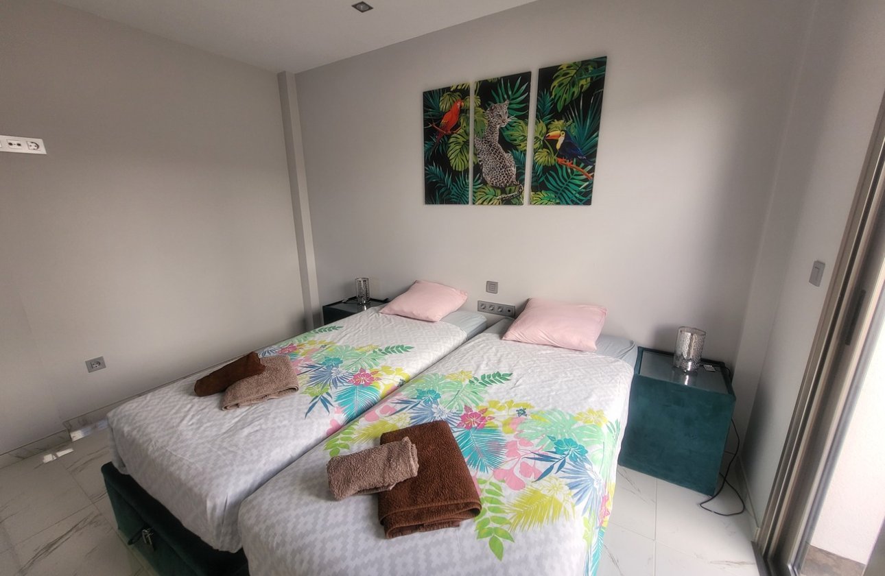 Revente - Villa -
Orihuela Costa - Costa Blanca