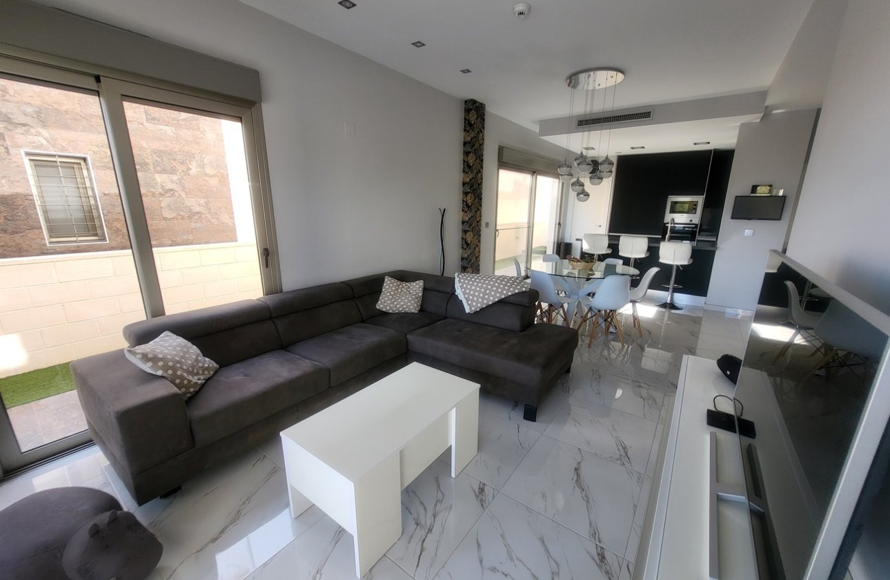 Revente - Villa -
Orihuela Costa - Costa Blanca