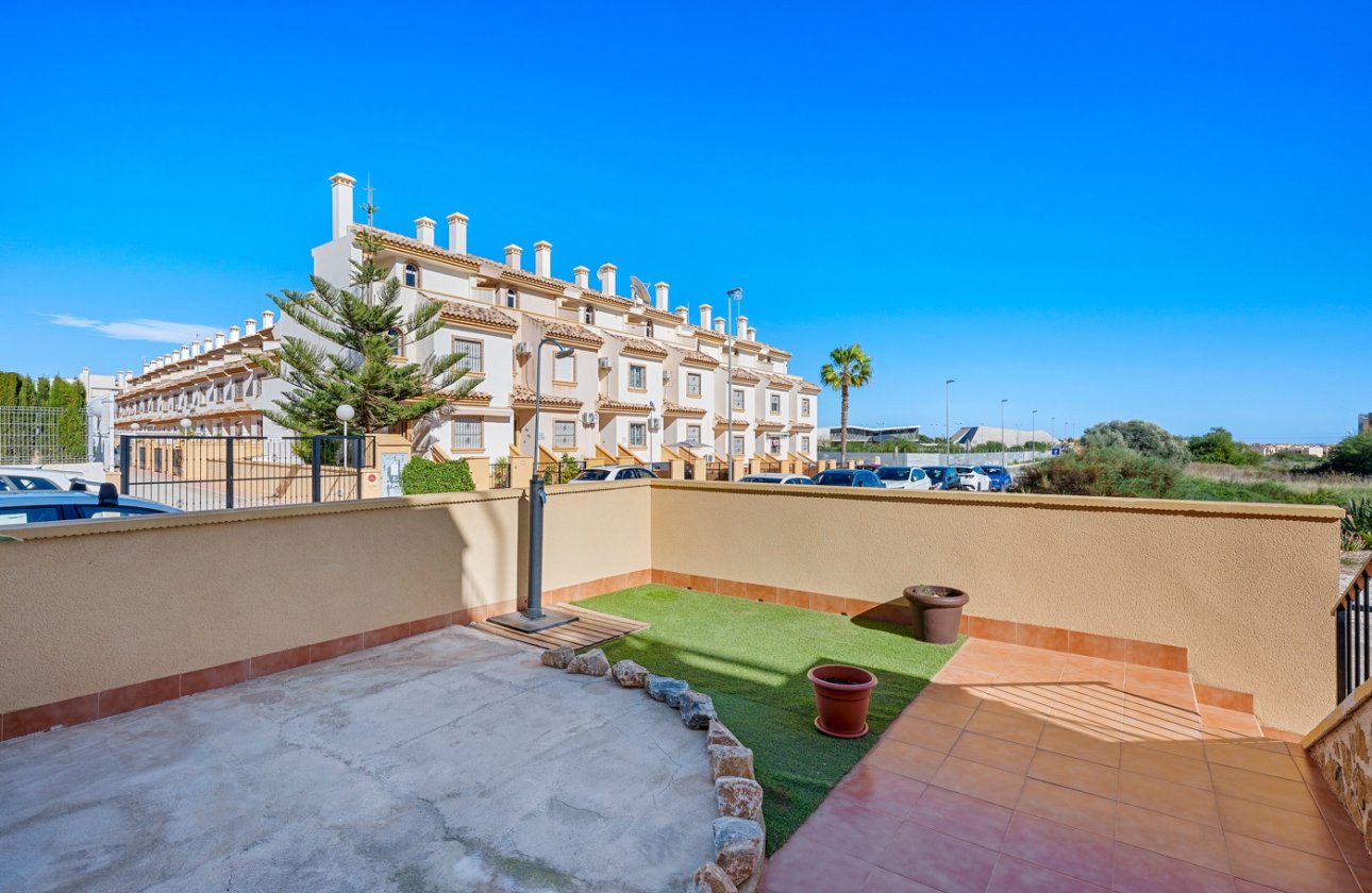 Revente - Villa -
Orihuela Costa - Costa Blanca