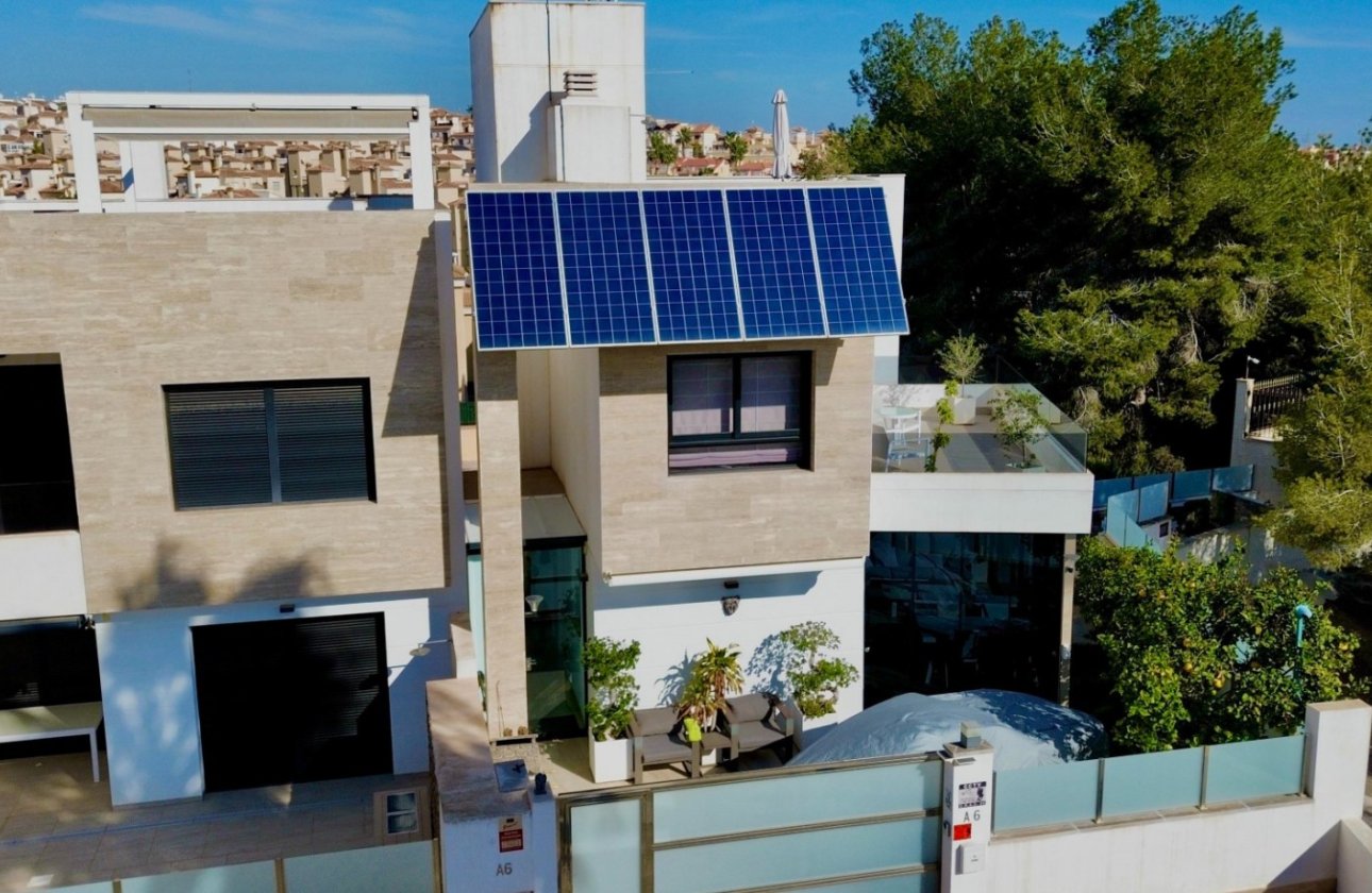 Revente - Villa -
Orihuela Costa - Costa Blanca