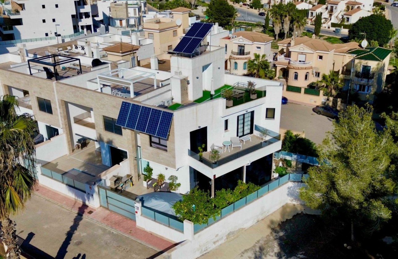 Revente - Villa -
Orihuela Costa - Costa Blanca