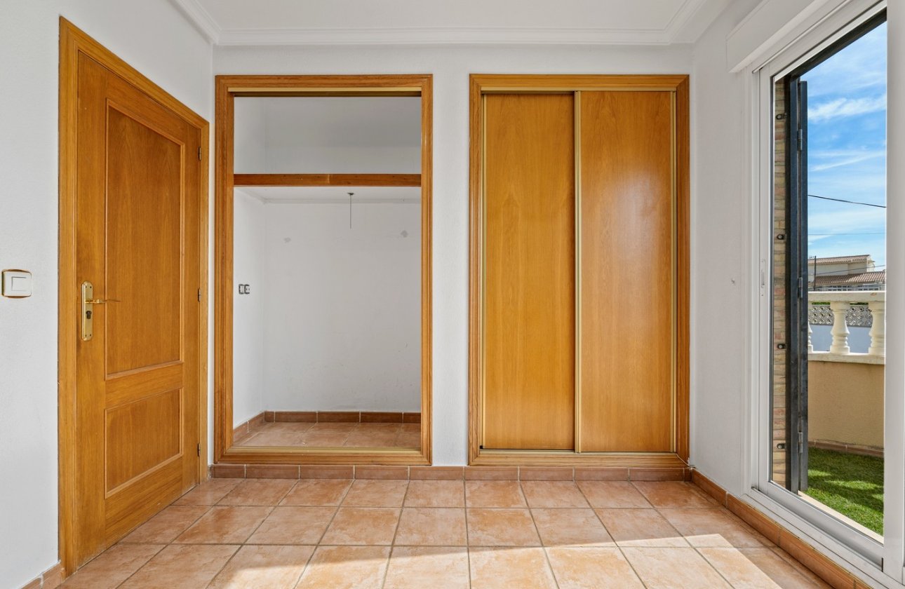 Revente - Villa -
Orihuela Costa - Costa Blanca