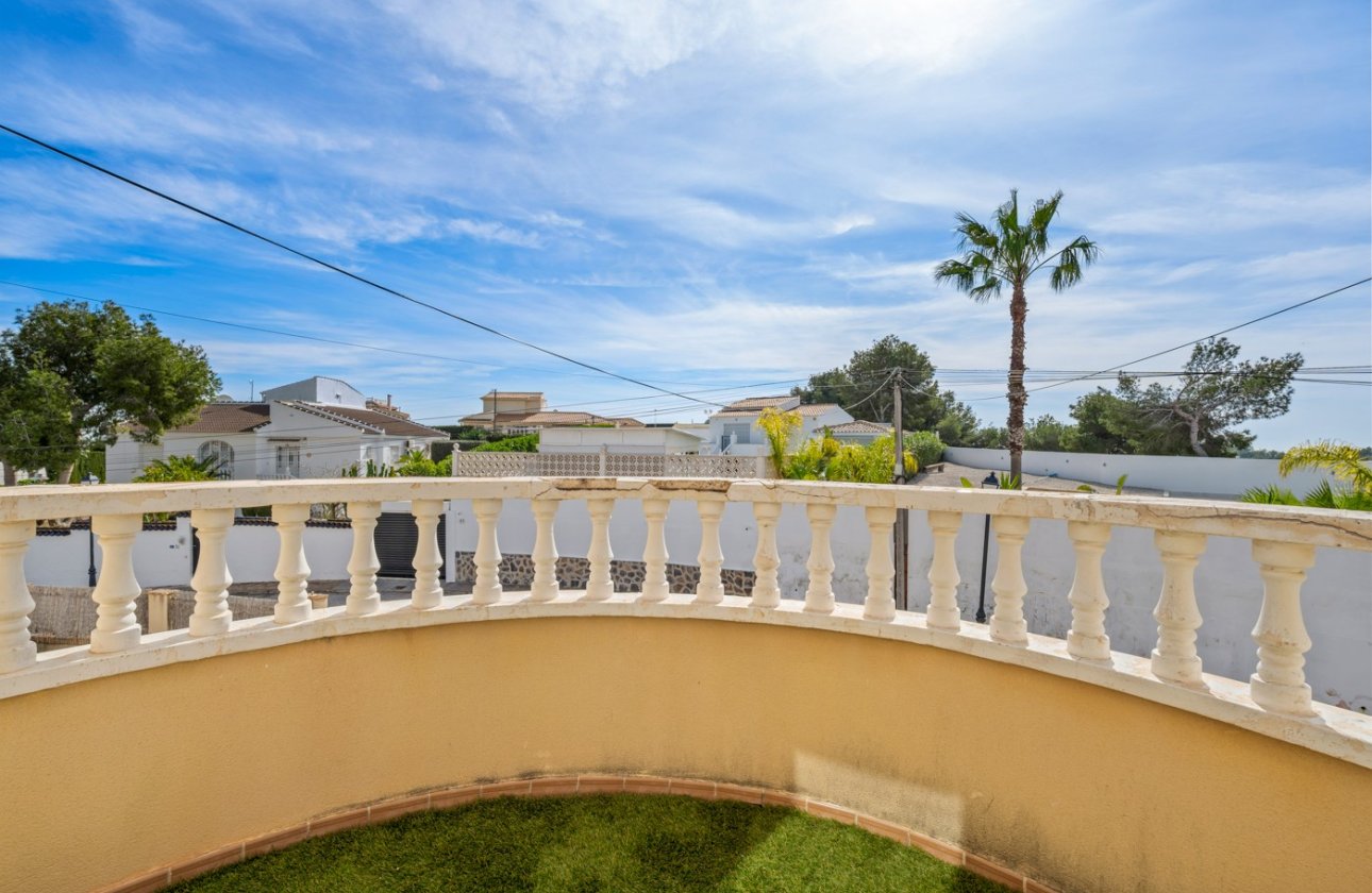 Revente - Villa -
Orihuela Costa - Costa Blanca