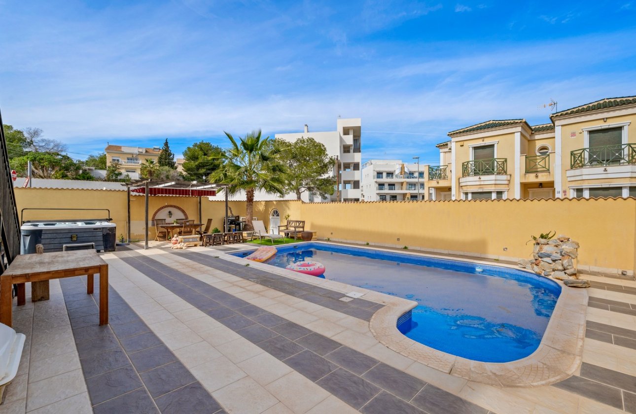 Revente - Villa -
Orihuela Costa - Costa Blanca
