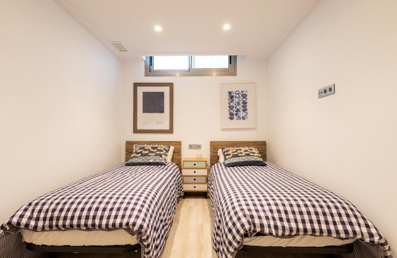 Revente - Villa -
Orihuela Costa - Costa Blanca