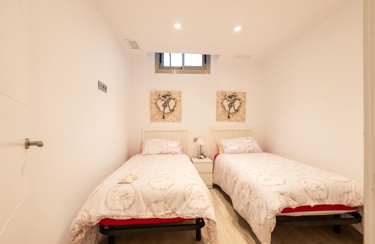 Revente - Villa -
Orihuela Costa - Costa Blanca