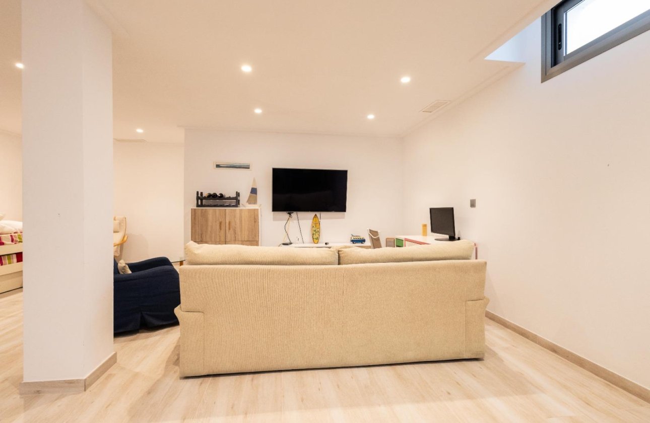 Revente - Villa -
Orihuela Costa - Costa Blanca