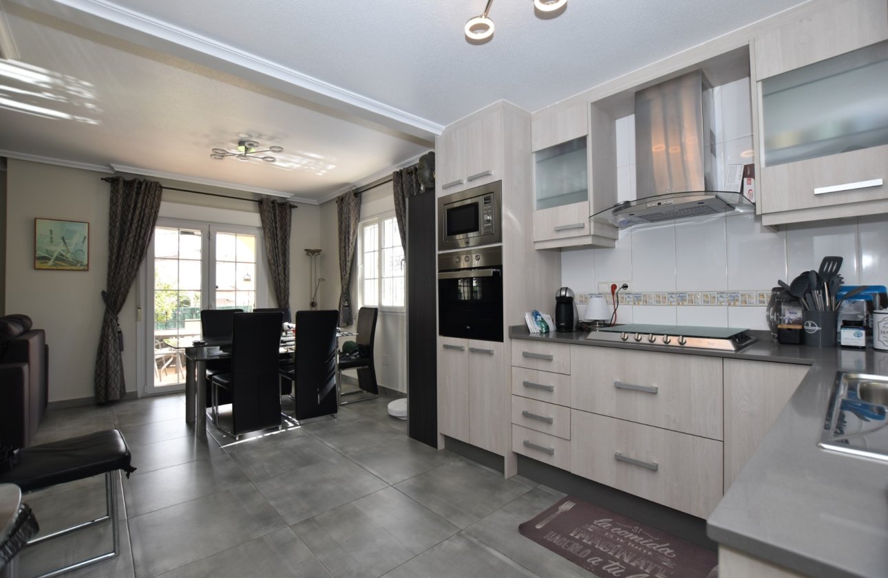 Revente - Villa -
Orihuela Costa - Costa Blanca