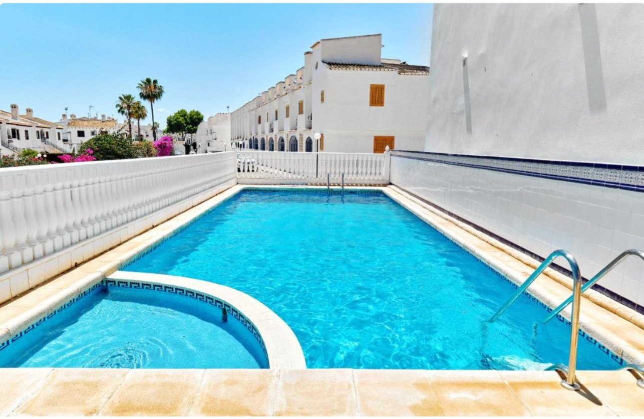 Revente - Villa -
Orihuela Costa - Costa Blanca