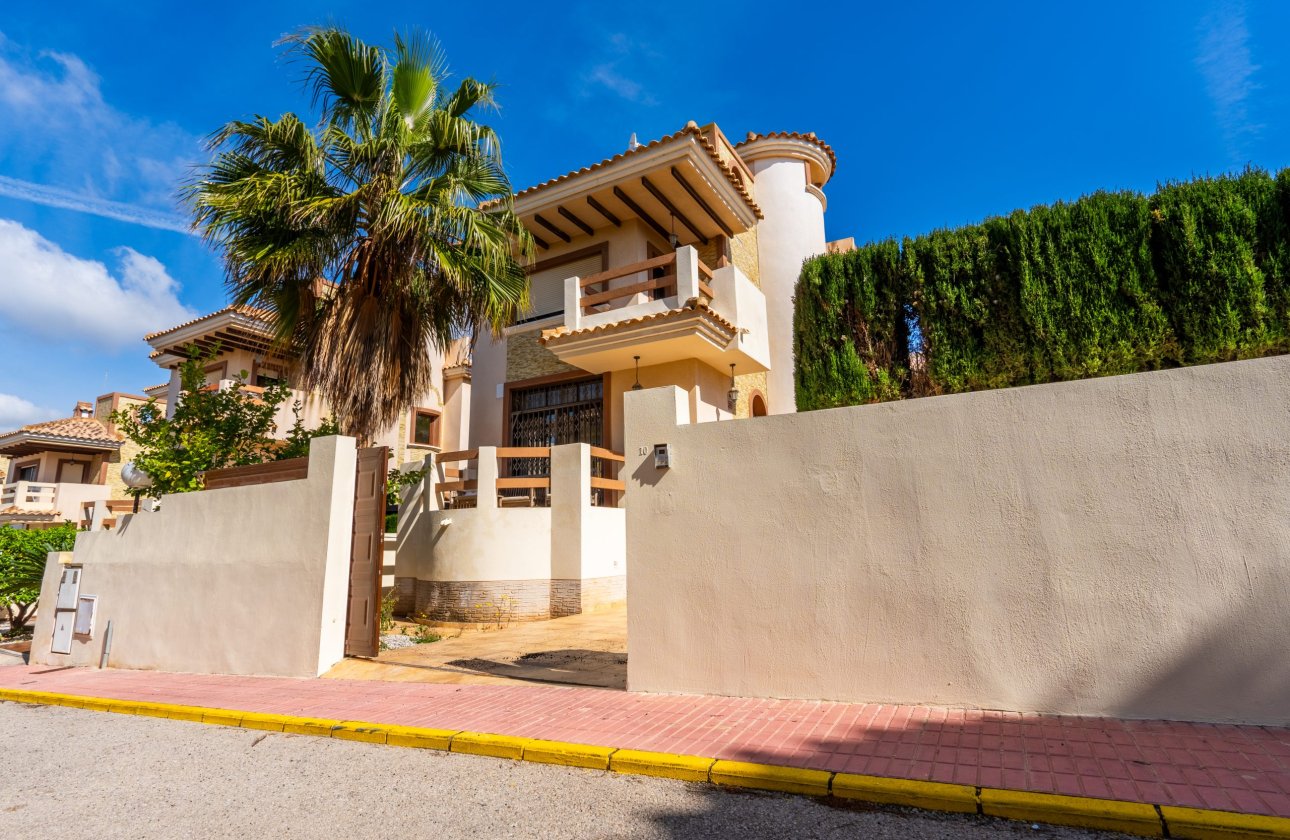 Revente - Villa -
Orihuela Costa - Costa Blanca