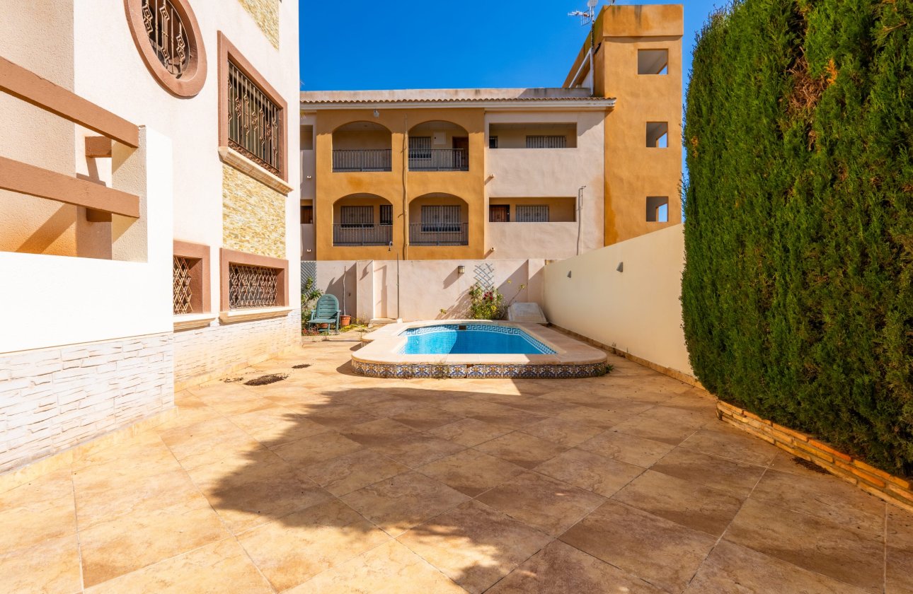 Revente - Villa -
Orihuela Costa - Costa Blanca