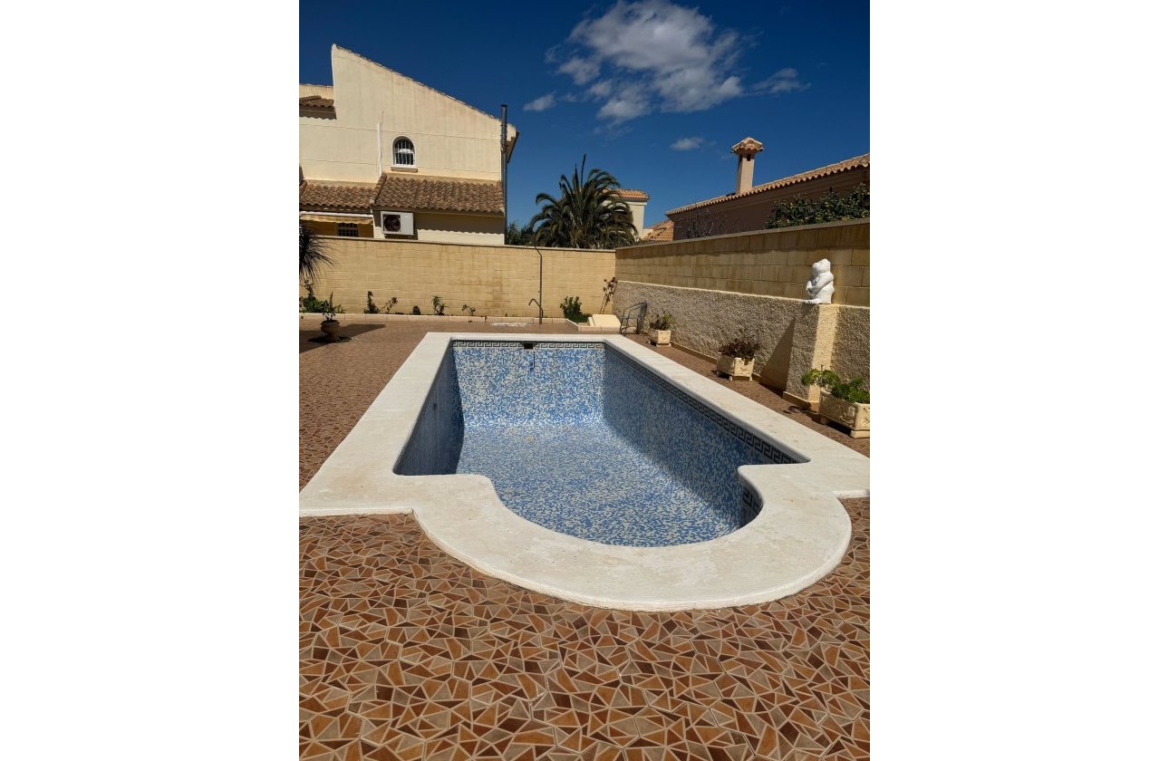 Revente - Villa -
Orihuela Costa - Costa Blanca