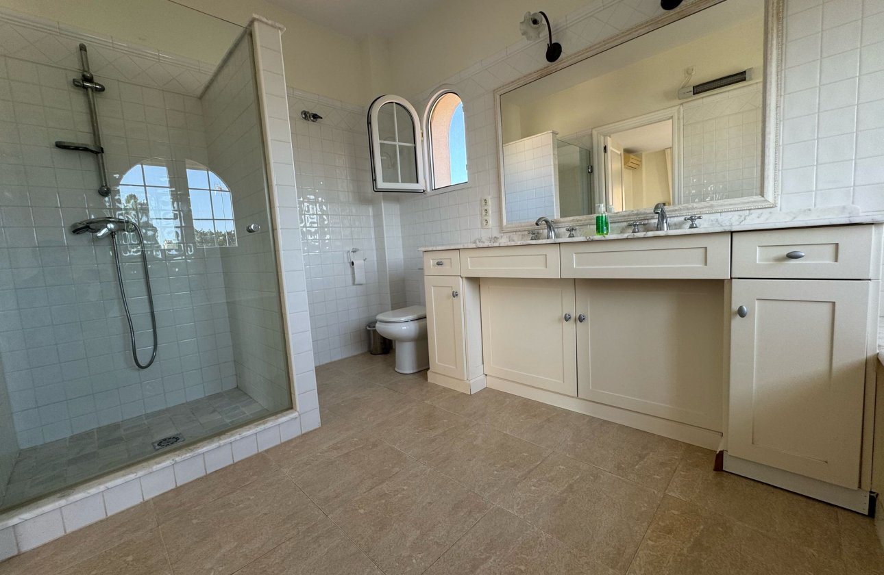 Revente - Villa -
Orihuela Costa - Costa Blanca