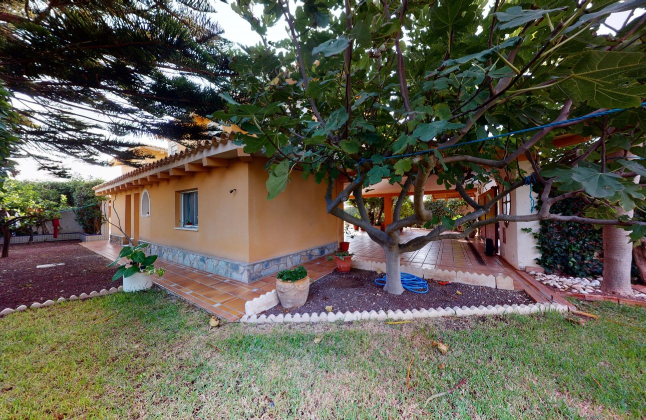 Revente - Villa -
Orihuela Costa - Costa Blanca