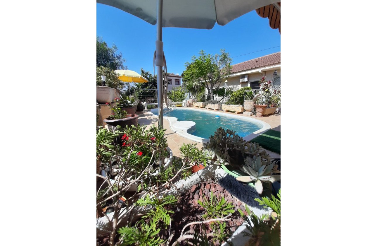 Revente - Villa -
Orihuela Costa - Costa Blanca