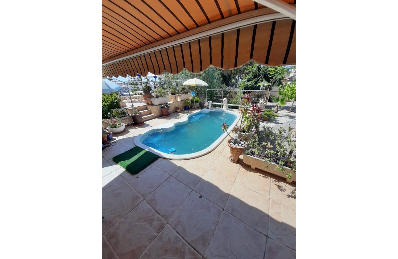 Revente - Villa -
Orihuela Costa - Costa Blanca