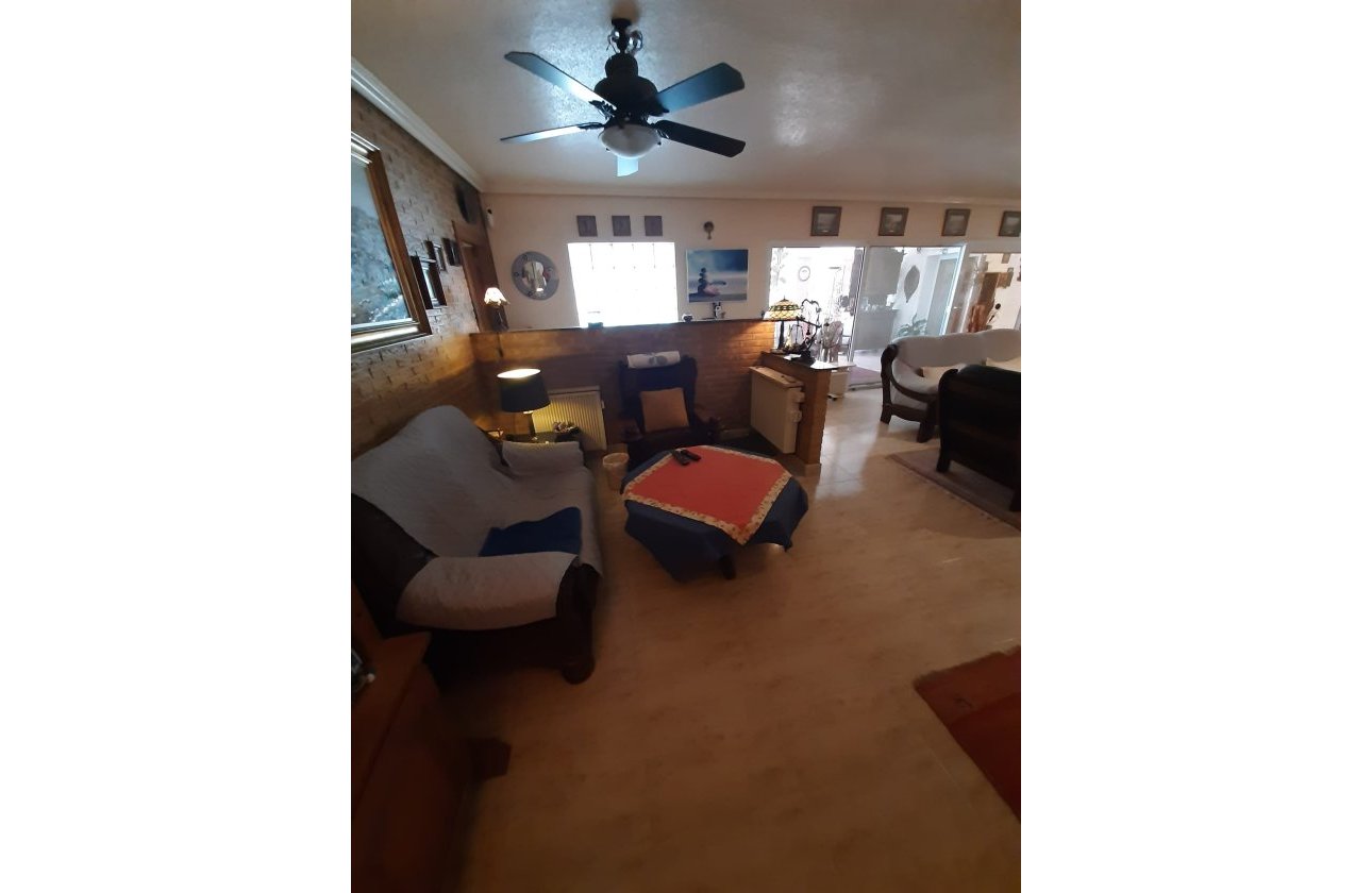 Revente - Villa -
Orihuela Costa - Costa Blanca