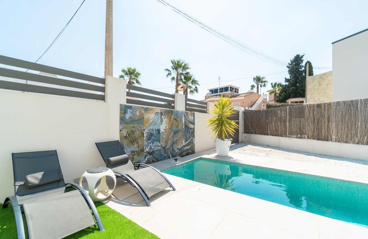 Revente - Villa -
Orihuela Costa - Costa Blanca