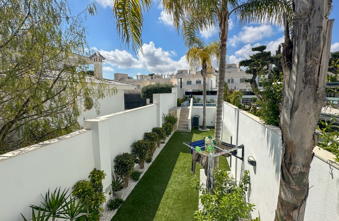 Revente - Villa -
Orihuela Costa - Costa Blanca