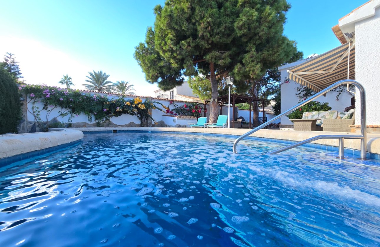 Revente - Villa -
Orihuela Costa - Costa Blanca