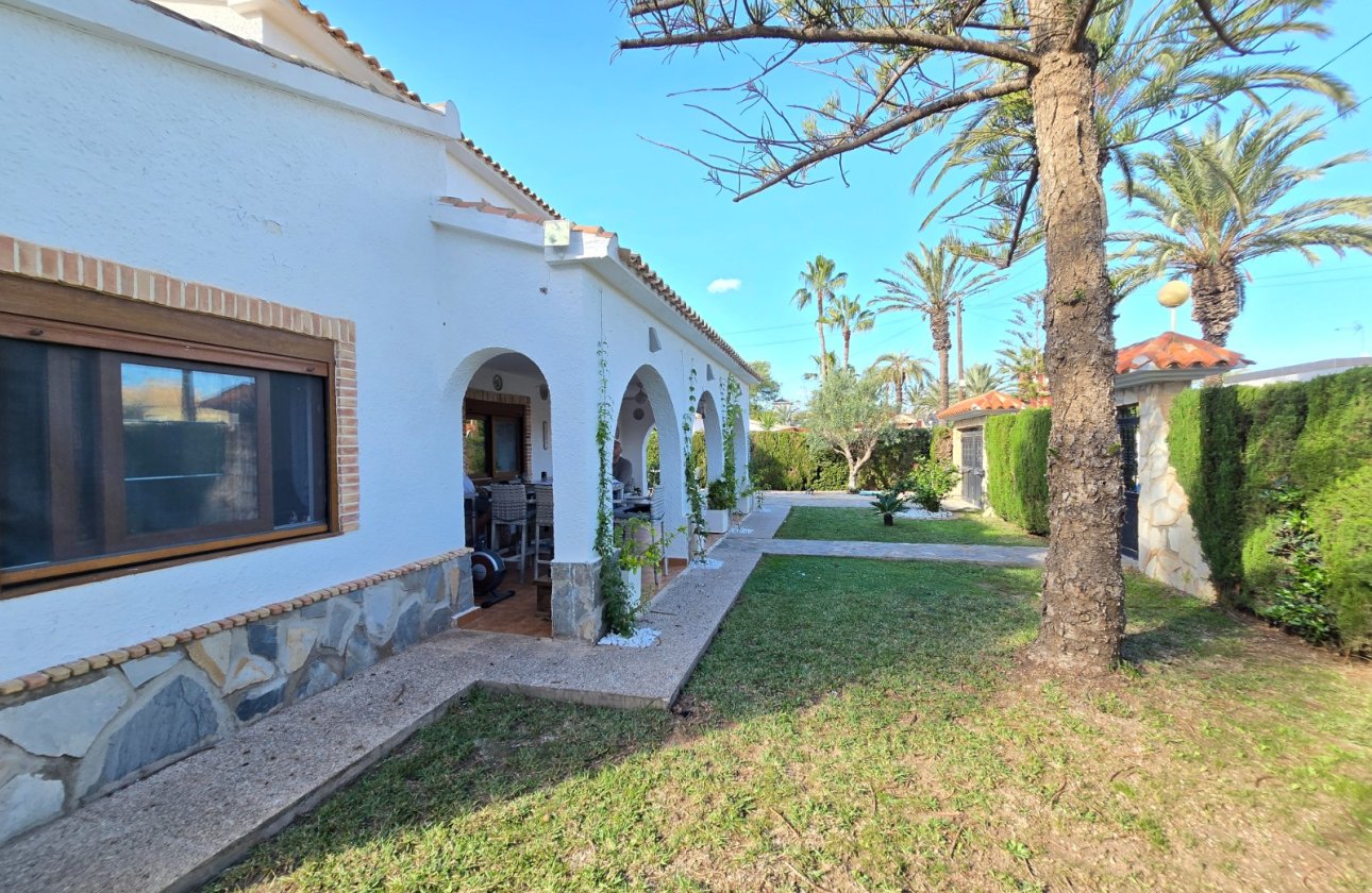 Revente - Villa -
Orihuela Costa - Costa Blanca