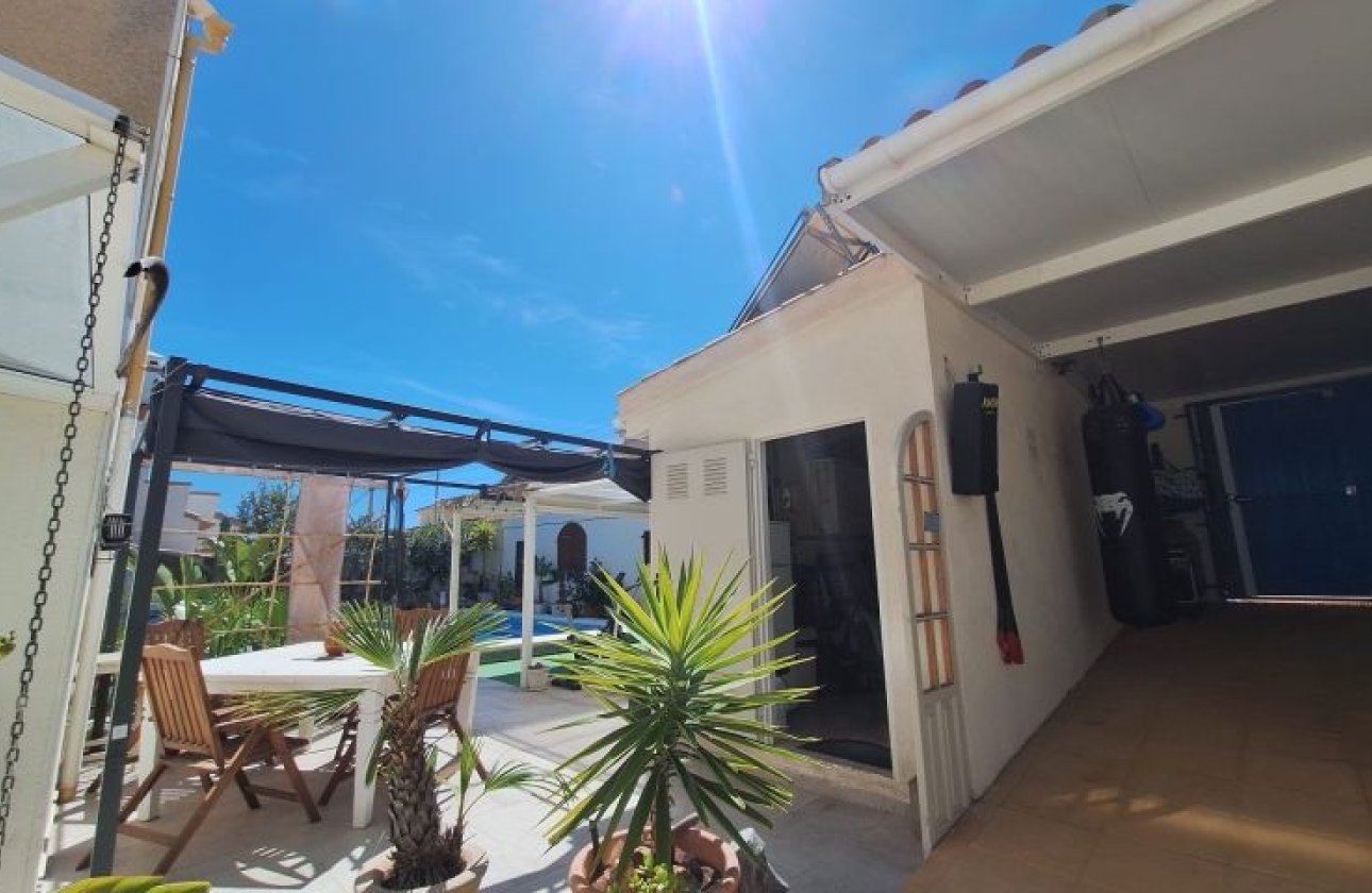 Revente - Villa -
Orihuela Costa - Costa Blanca