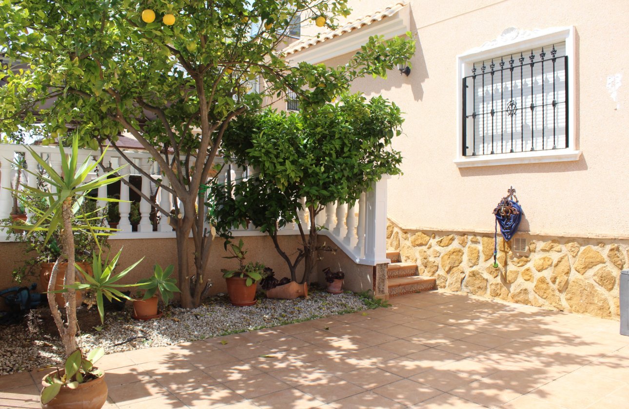 Revente - Villa -
Orihuela Costa - Costa Blanca