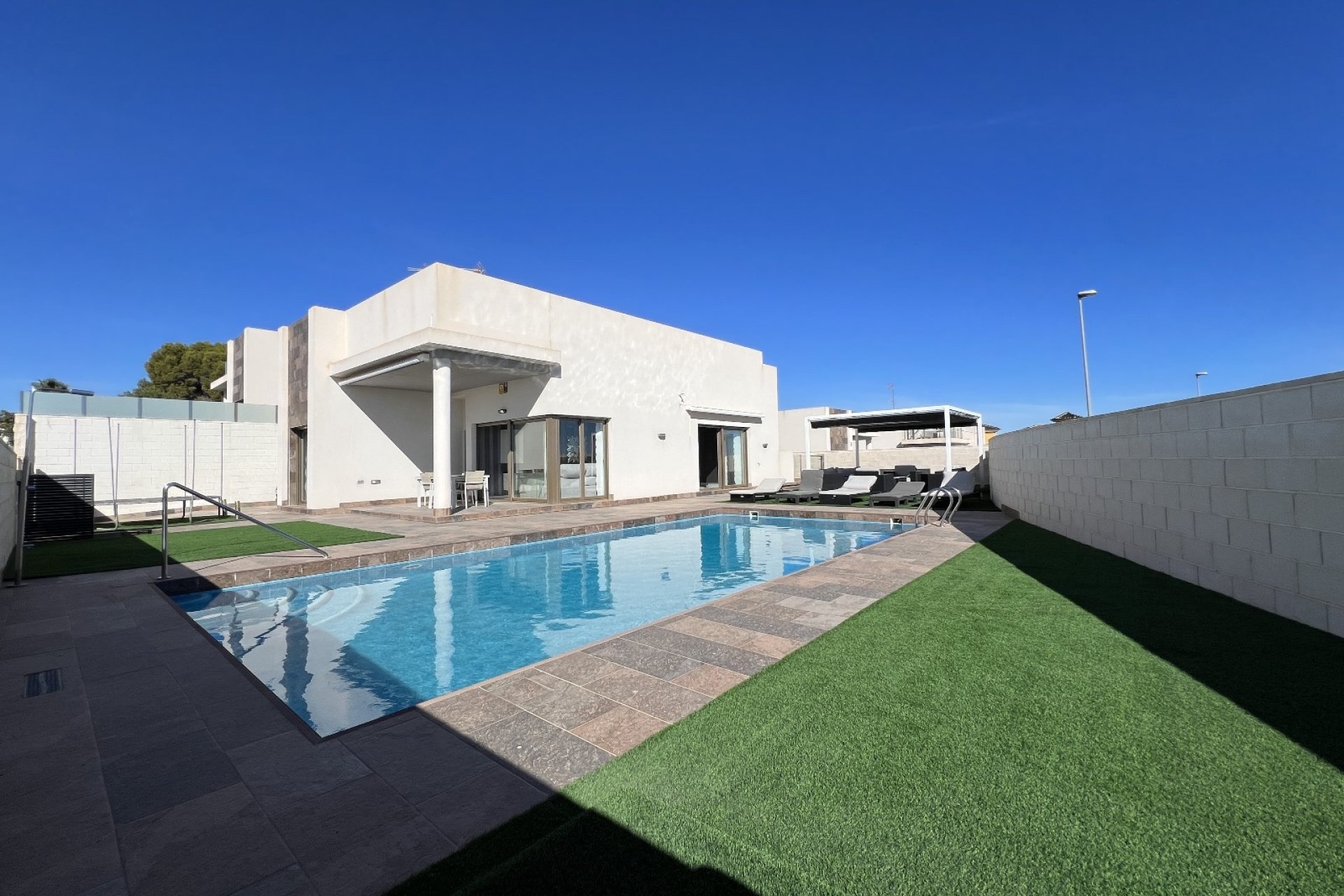 Revente - Villa -
Orihuela Costa - Costa Blanca