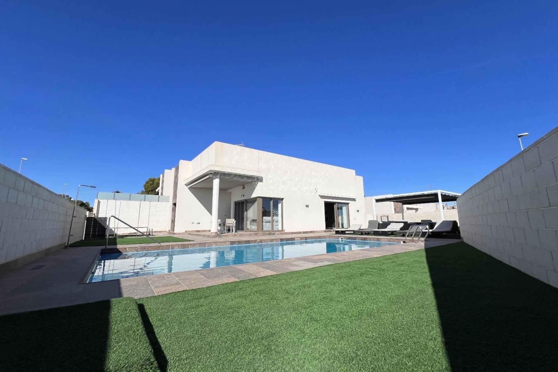 Revente - Villa -
Orihuela Costa - Costa Blanca