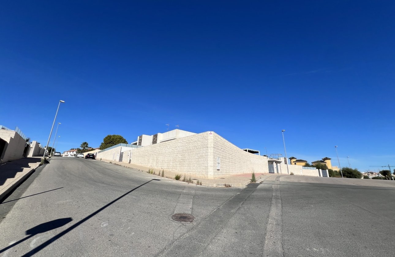 Revente - Villa -
Orihuela Costa - Costa Blanca