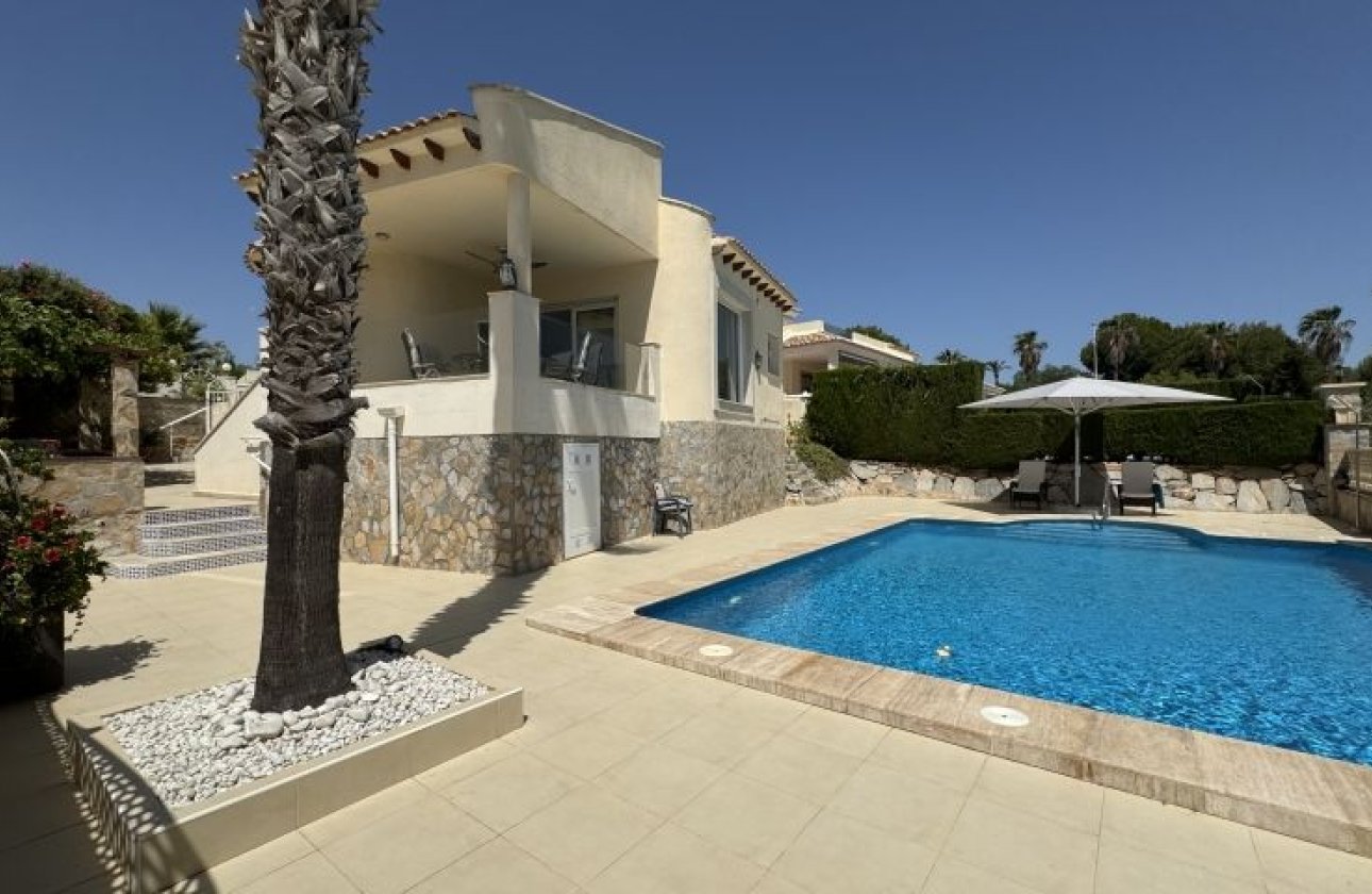Revente - Villa -
Orihuela Costa - Costa Blanca