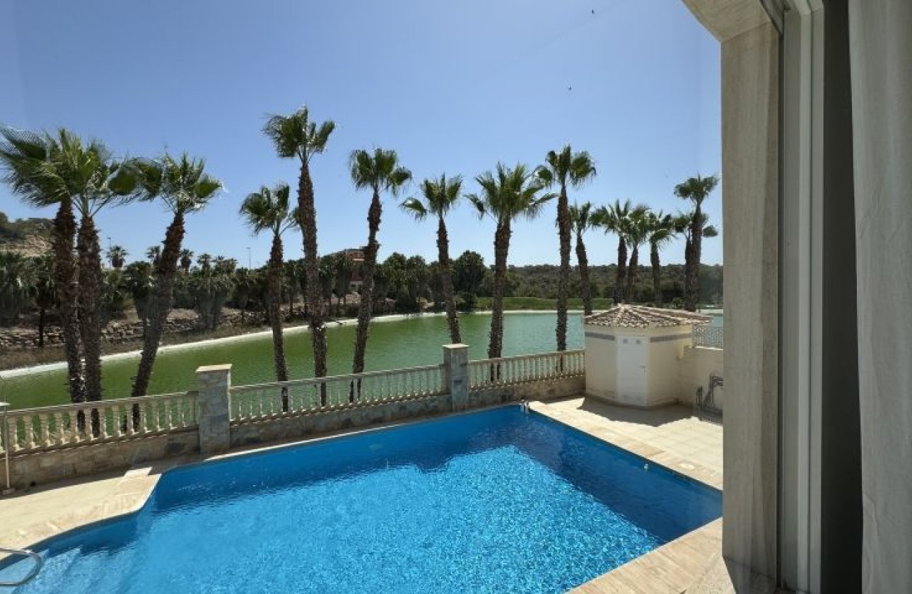 Revente - Villa -
Orihuela Costa - Costa Blanca