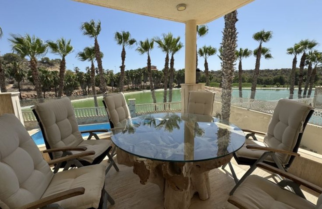 Revente - Villa -
Orihuela Costa - Costa Blanca