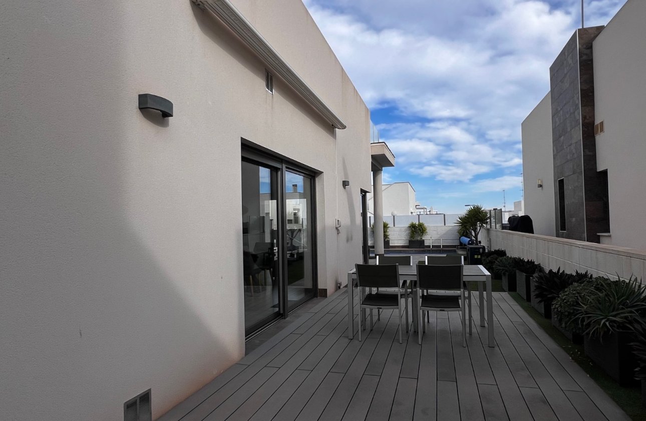 Revente - Villa -
Orihuela Costa - Costa Blanca