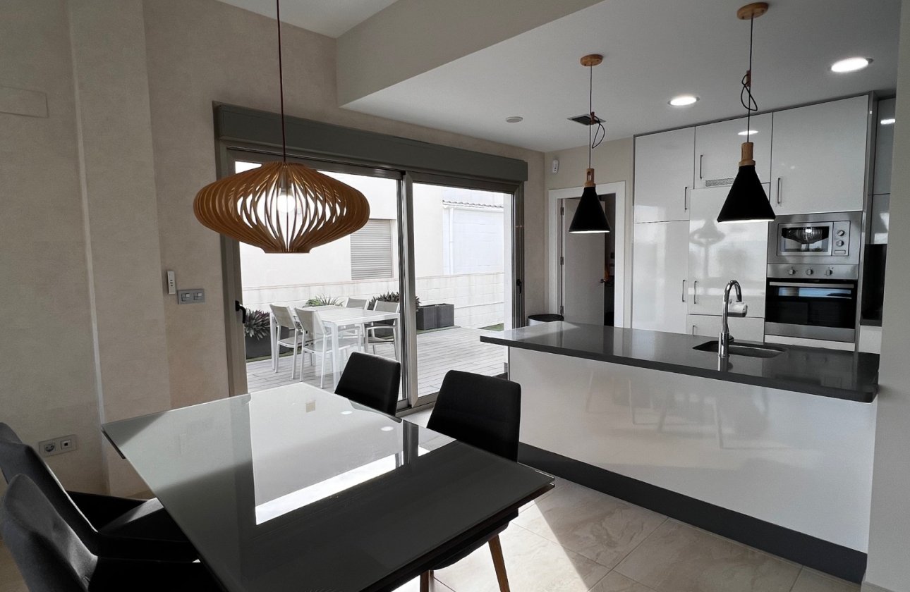 Revente - Villa -
Orihuela Costa - Costa Blanca